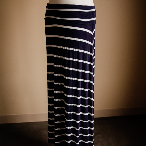 Windsor Navy Striped Skirt - Picture 2 of 5